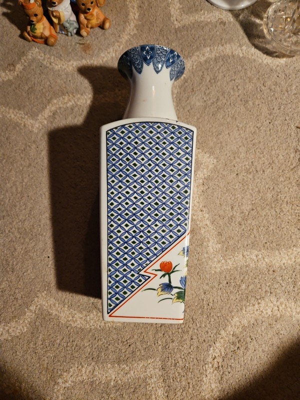 Vintage Imari Artmark Original Made in Japan 10" Porcelain Vase asian oriental