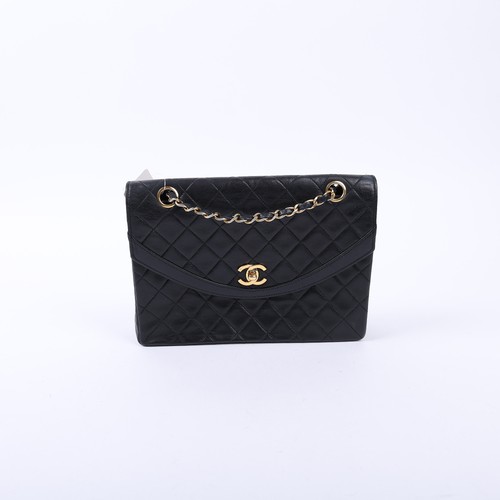 Chanel Diana Flap Bag Black Lambskin Leather Shoulder Bag 4900000190694