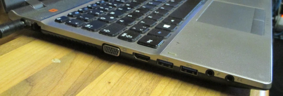 SAMSUNG SERIES 5-i7. 8GB Ram. SSD HDD.-USB 3.0-JBL Audio. Windows 11-Office 2019 - Bild 4 von 4