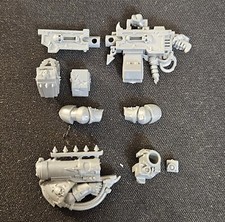 Chaos Space Marine Legionary Wepons - Heavy Bolter / Missile Launcher
