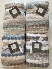 SOHO Living Set of 2 Hand Towels MULTICOLORED DOTS 100% Cotton NWT