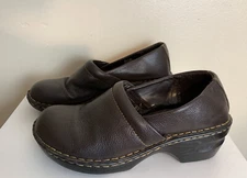 Woman's Brown Leather Clogs  Sonoma Life & Style Size 8 M