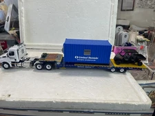 EXTREMELY RARE FIRST GEAR 2024 UNITED RENTALS SERIES XXI *NEW WITHOUT BOX*