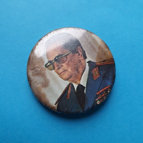 Vintage SFRJ Yugoslavia Marshal JOSIP BROZ TITO COMMUNIST Brooch Pin Badge - Picture 2 of 3