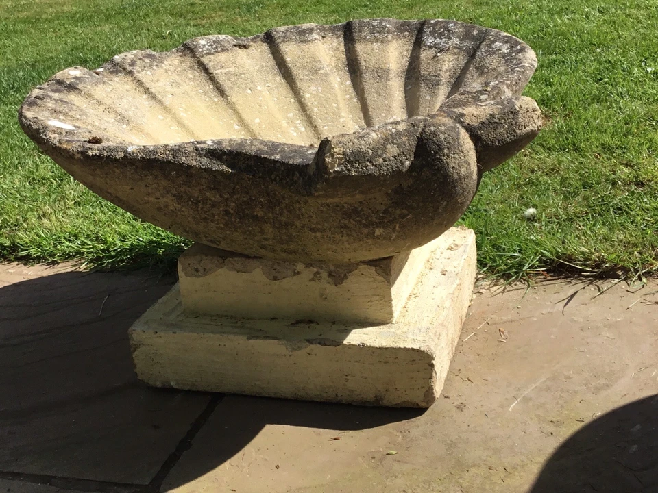 Par Vintage de Plantadeiras Decorativas Grandes Reconstituídas em Forma de Vieira - Imagem 4 de 4