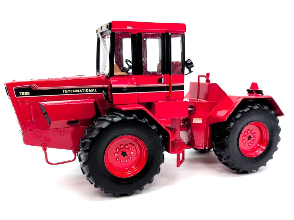 Trator International Harvester 7588 4WD 1/16, 2016 Pennsylvania Farm Show - Imagem 2 de 4