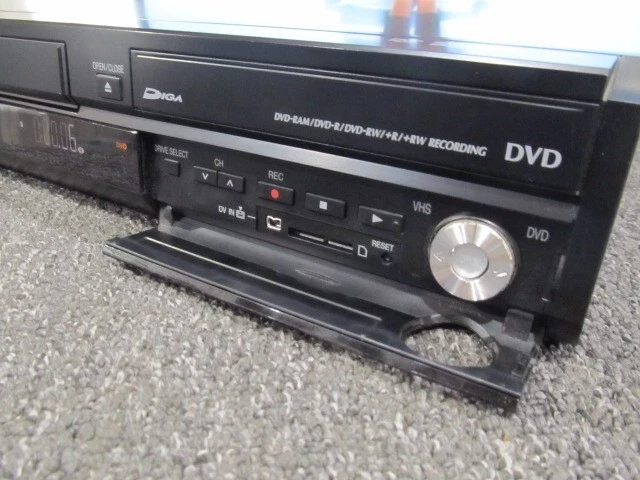 Combo grabadora DVD VCR Panasonic DMR-EZ47V negra/renovada con 1 año de garantía. Foto 2 de 4