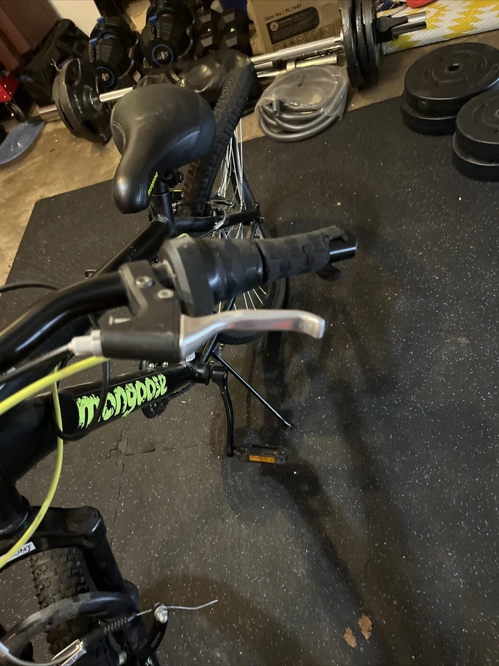 Mongoose R0708WM 24 inch Excursion Mountain Bike - Black - Image 4 of 4