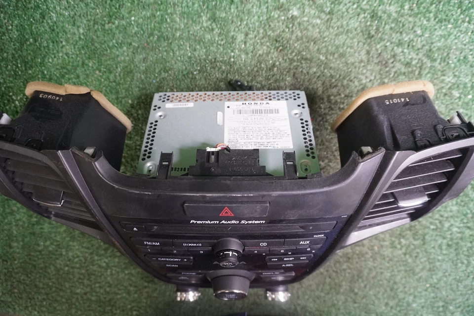 Acura RDX 2013 2014 2015 RANURA CD AUDIO PELIGRO CONTROL DE AIRE ACONDICIONADO FABRICANTE DE EQUIPOS ORIGINALES 39100TX4A01 Foto 2 de 4