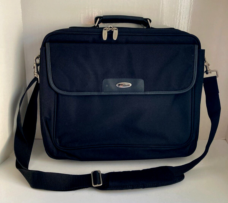 Targus Traditional Notepad Laptop Nylon 15.6" Briefcase Shoulder Strap/Pockets