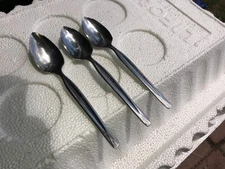 vintage WM Rogers Stainless  grapefruit / fruit spoon 6"........s