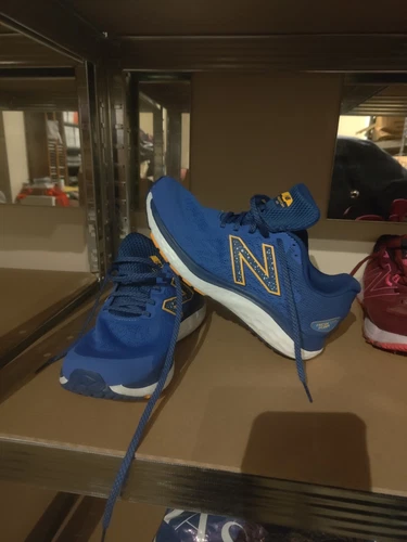 Scarpa da corsa New Balance Fresh Foam 680v7 blu marino uomo 7 sneaker usata pochissimo