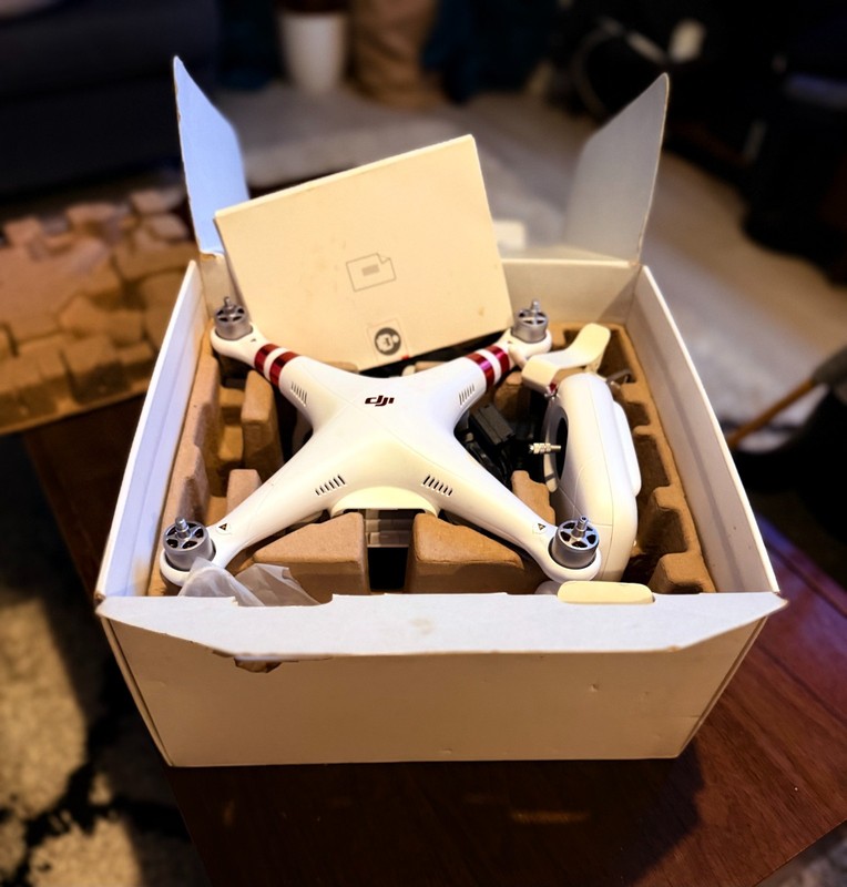 DJI Phantom 3 Drone Standard | Minimal Use | Untested (Dead Battery)