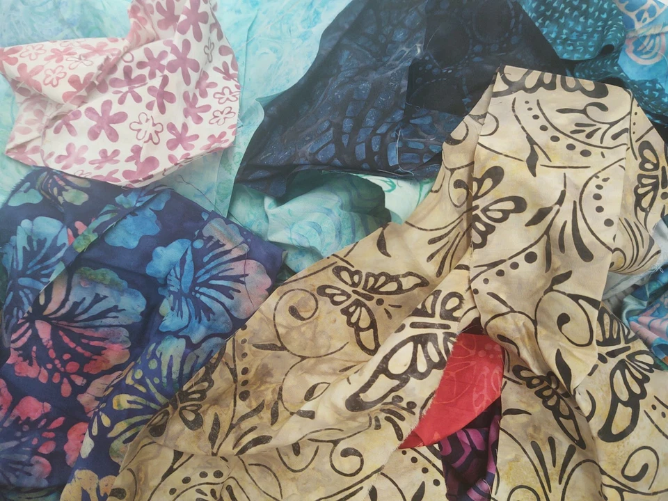 Lunn Fabric Scraps 5 Pound ~20 Yards Artisan Studios Batik Only Grab Bag Scrap - Image 4 of 4