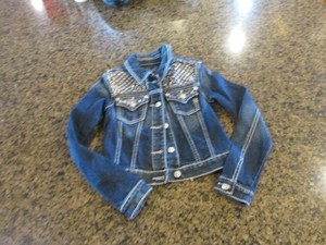 jaqueta jeans com lantejoulas