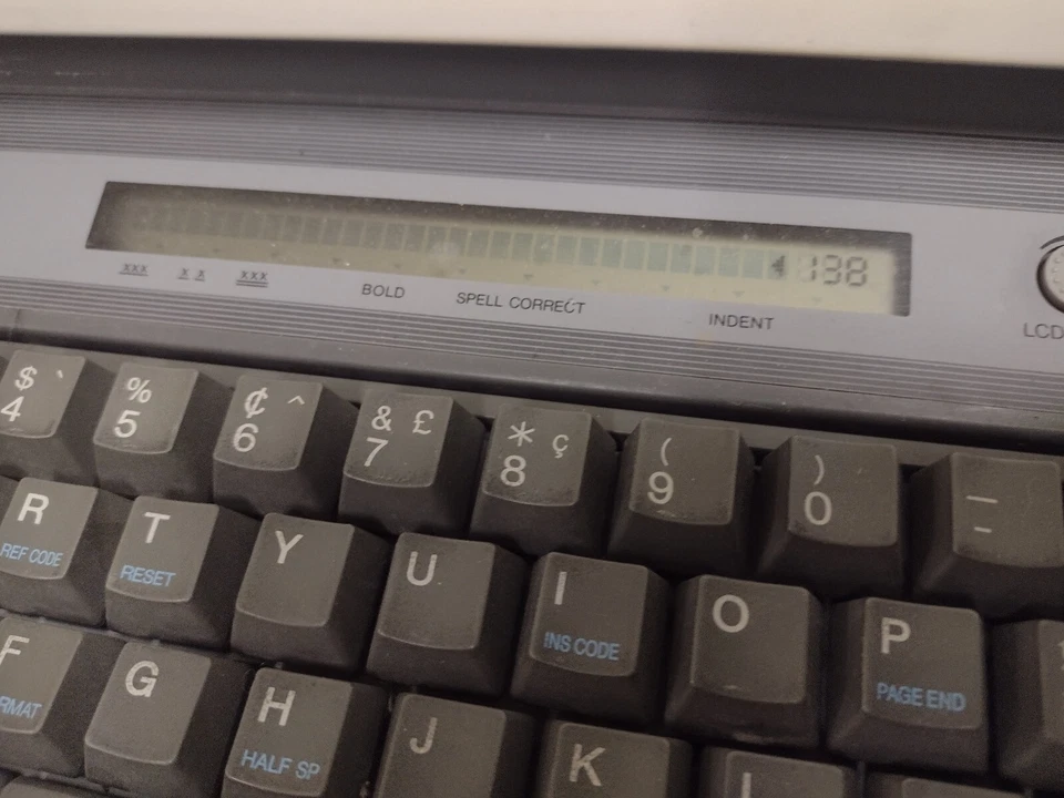 Máquina de escribir electrónica Panasonic KX-E2020 - Leer descripción Foto 2 de 4