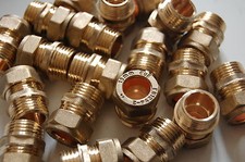 15MM COMPRESSION X 1/2 INCH BSP MALE IRON ADAPTOR/COUPLER/BRASS FITTING/PLUMBING