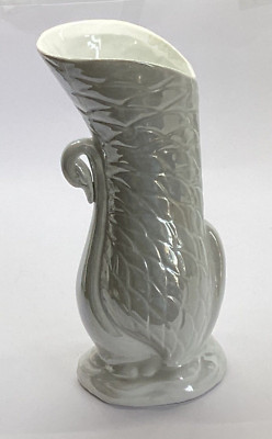 Schwan Vase weiß 10'' hoch irisierend Perlenglanz stilisiert opalisierende Keramik