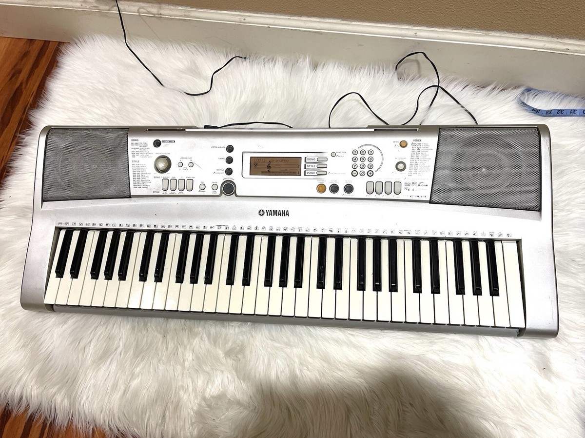 Yamaha PSR E303-Powers On,Works Great. Tested Works*Nice Clean