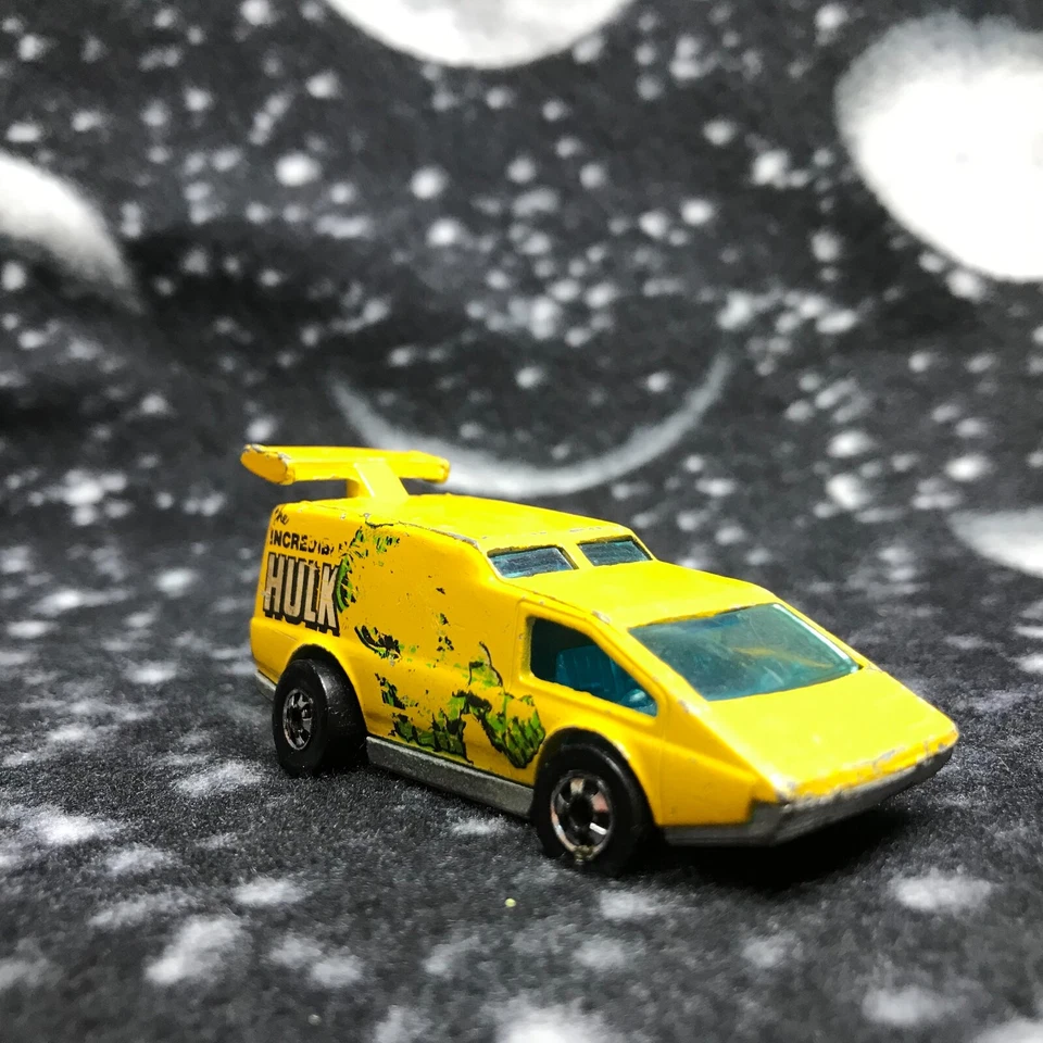 Hot Wheels Spoiler Sport Incredible Hulk 1976 furgoneta amarilla Foto 4 de 4