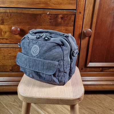 Kipling Candy Mini Crossbody Bag grau ohne Schultergurt ohne Affe Tasche Teiler 