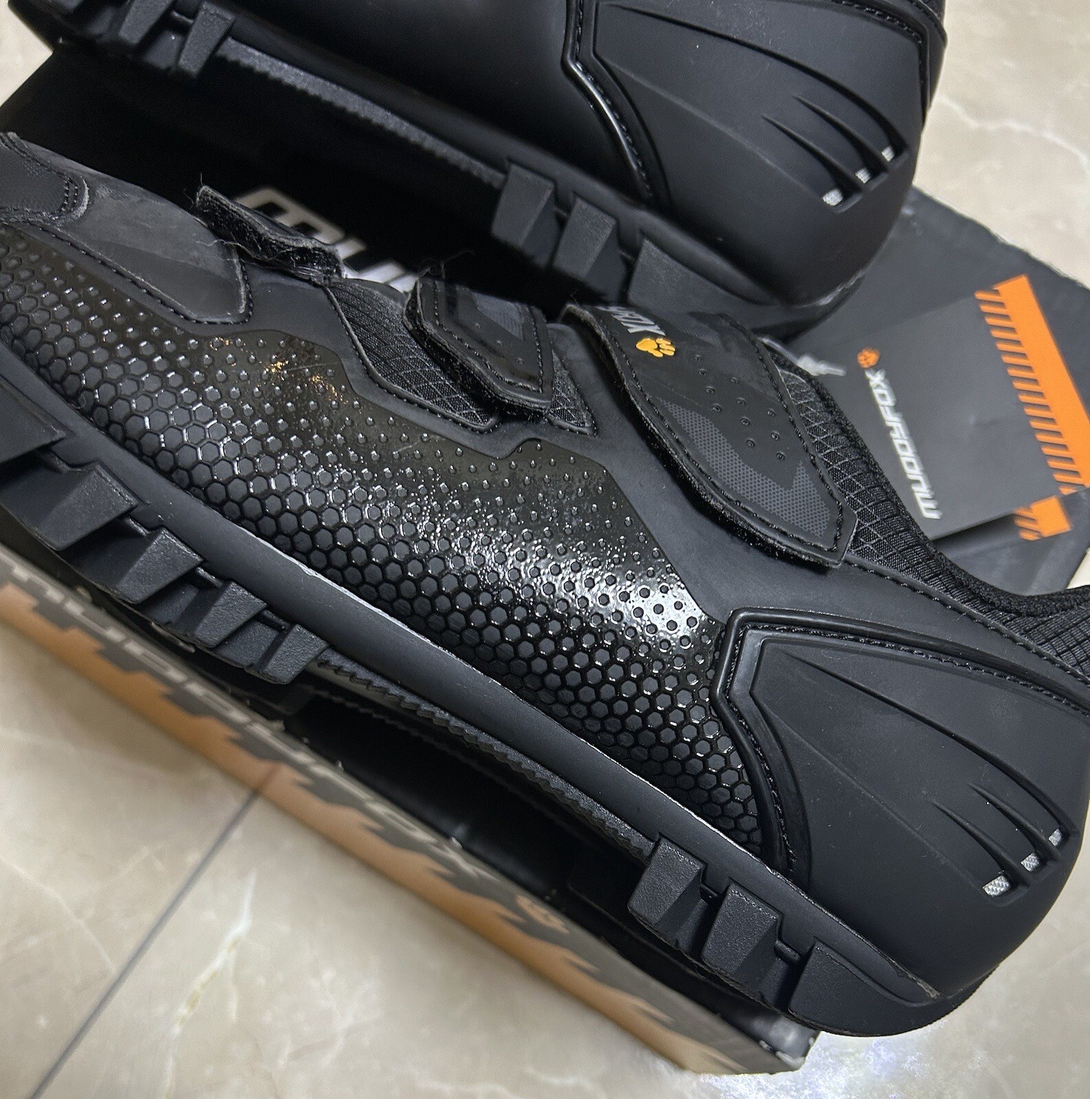 *BNIB* Muddyfox UK6.5 Junior MTB100 Cycling Shoes *NEVERWORN* Black