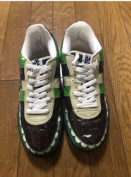 Bapesta x kaws cheap