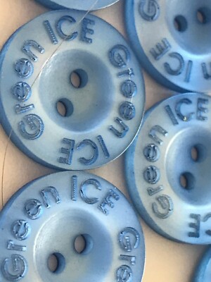 ZEHN x ausgefallene blaue Knöpfe - ''Green Ice'' auf erhöhtem Rand - 18 mm - 2 Loch B524