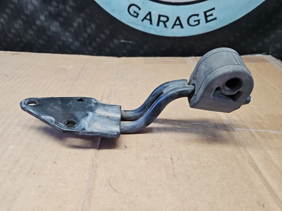 03-06 Colgador de escape trasero izquierdo Nissan 350Z Infiniti G35 FX35 FX45 20742-CD000 Foto 2 de 4