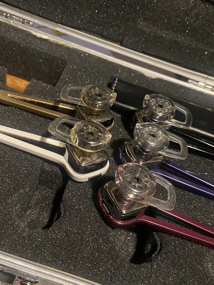 Plantronics Discovery 925 Bluetooth 5 Colors White Black Purple Gold Red 4 Parts - Image 2 of 4