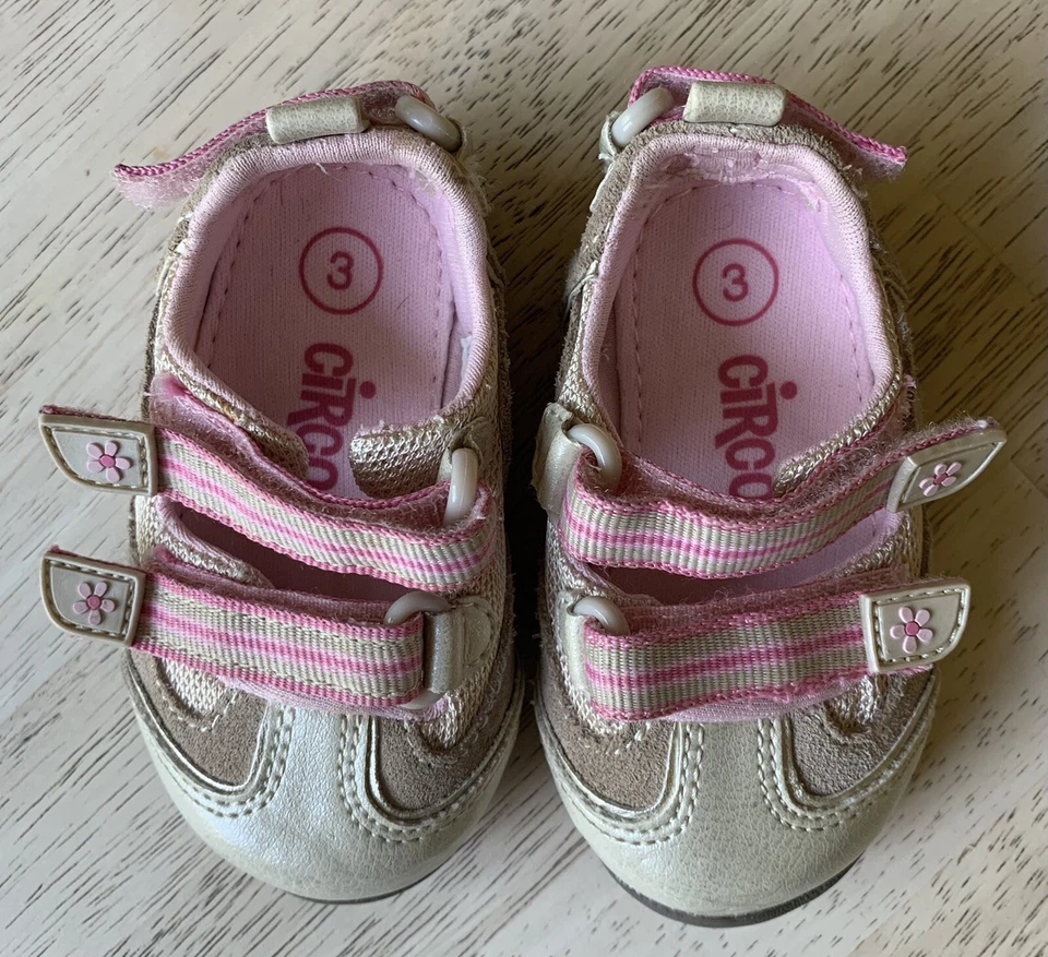 Sandalias rosas y tostadas para niñas pequeñas cierre de gancho y bucle flores circo talla 3 Foto 3 de 4