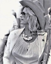 SEXY HURST GIRL LINDA VAUGHN REVEALING 8X10 PHOTO COWBOY HAT PINUP CHEESECAKE