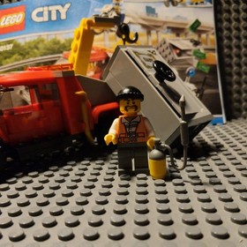 LEGO CITY POLICE: Tow Truck Trouble (60137) Motorbike Safe Money NEW Free Post