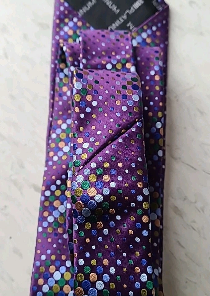 CORBATA A RAYAS ESCALONADAS XMI PLATINO HECHA EN EE. UU. AZUL/AMARILLO/VERDE - CORBATA DE DISEÑADOR Foto 3 de 4