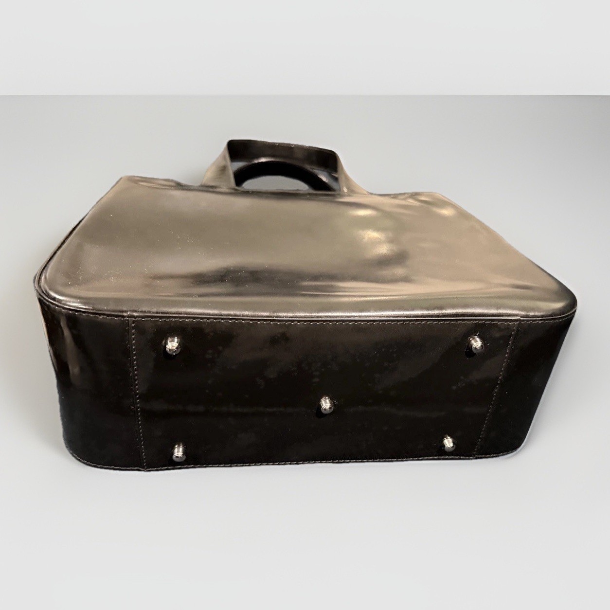 Authentic Gucci Interlocking GG Patent Leather To… - image 3