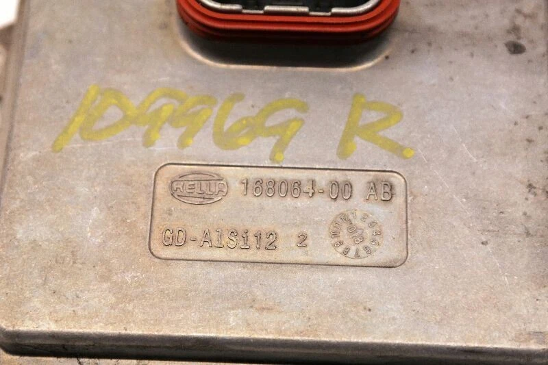 2012 CADILLAC ЭСКАЛЕЙД ПРАВЫЙ МОДУЛЬ ФАРЫ - Изображение 3 из 4