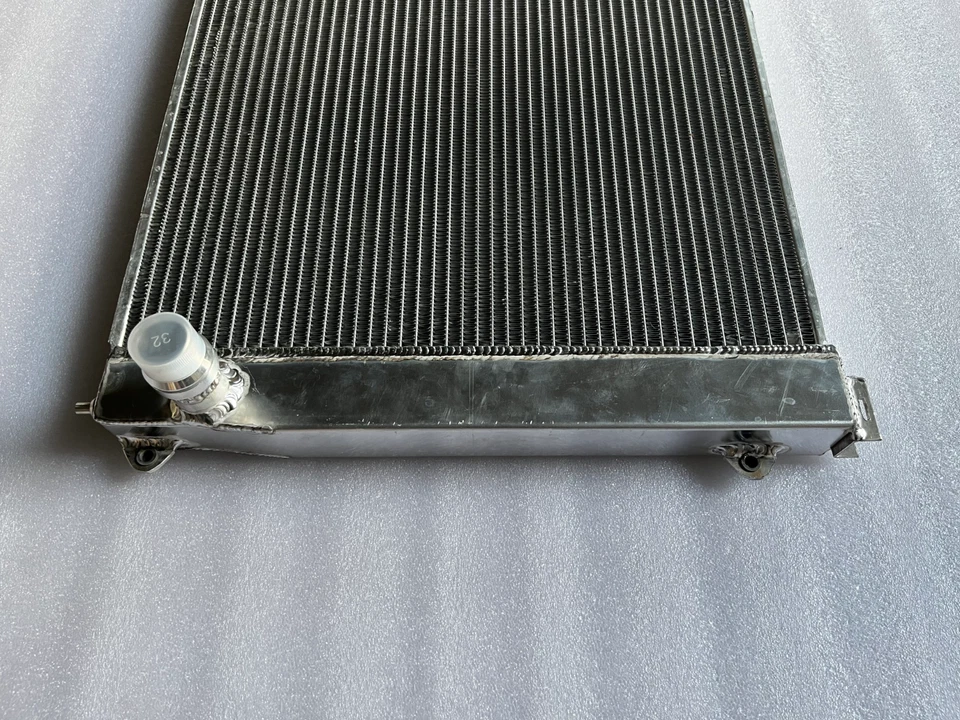 铝制散热器 适合奥迪 Allroad/A6 Quattro C5 2.7T 2.5TDI MT 2000-2005 — 第 4/4 张图片