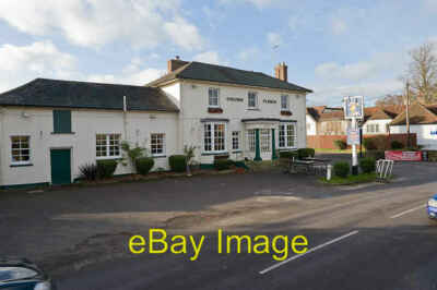 Photo 6x4 The Golden Fleece pub and restaurant, Elstead On the B3001. &qu c2009