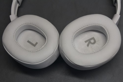 *TESTED/USED* JBL Tune 710BT Wireless Bluetooth Over-ear Headphones, White - Picture 3 of 6
