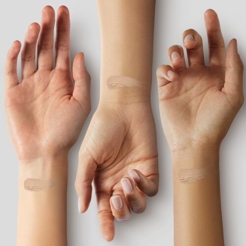 L'Oreal Paris Cosmetics Infallible Pro Glow Concealer, Creamy Natural 0.21 Ounce - Picture 4 of 5
