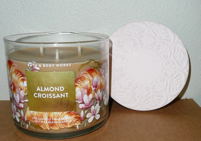 2026 ALMOND CROISSANT 3-Wick Candle Bath Body Works - SAVE