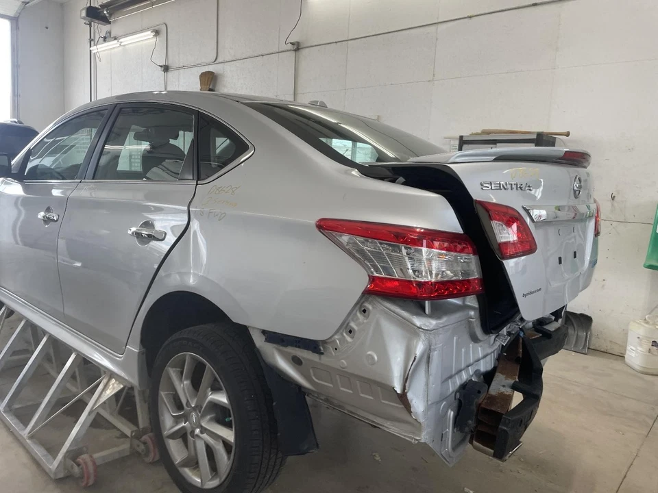 Luz de conducción usada se adapta a: Nissan Sentra 2013 conducción antiniebla en parachoques grado A Foto 3 de 4