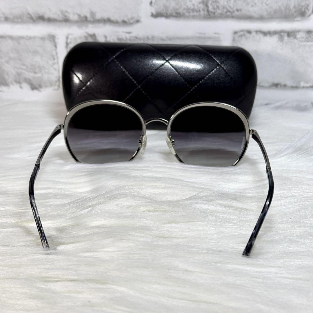 CHANEL サングラス オーバル メタル 4206 シルバー Chanel Oval Metal Sunglasses 4206 Silver Coco Logo Used B