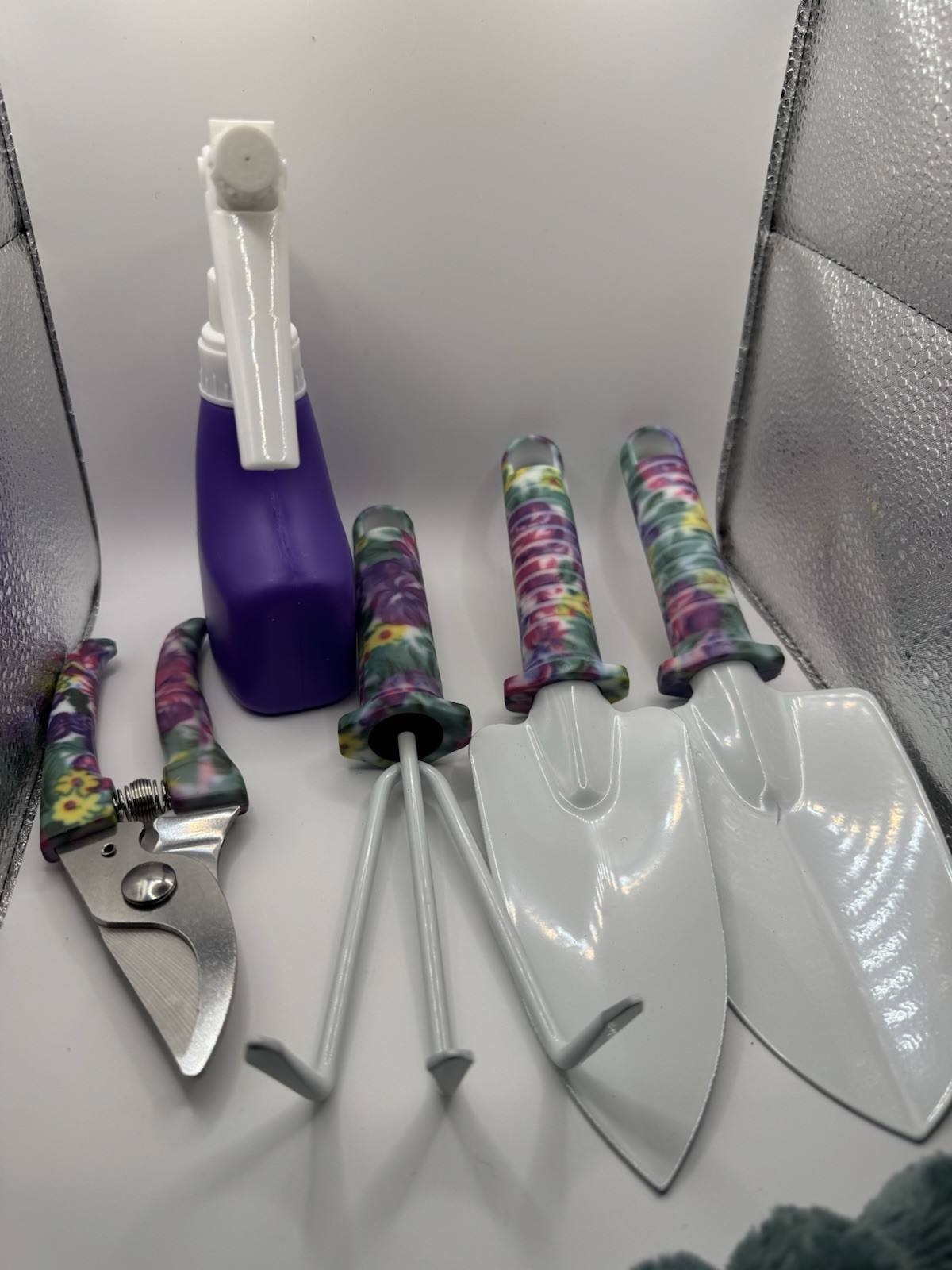 5-Pc Floral Garden Tool Set ? Trowel, Rake, Weeder, Pruner, Sprayer & Case