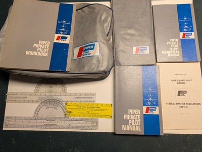 VINTAGE LOT 1972 & 1973 PIPER PRIVATE MANUALS, CASE, PC-3 Flight Computer & MORE