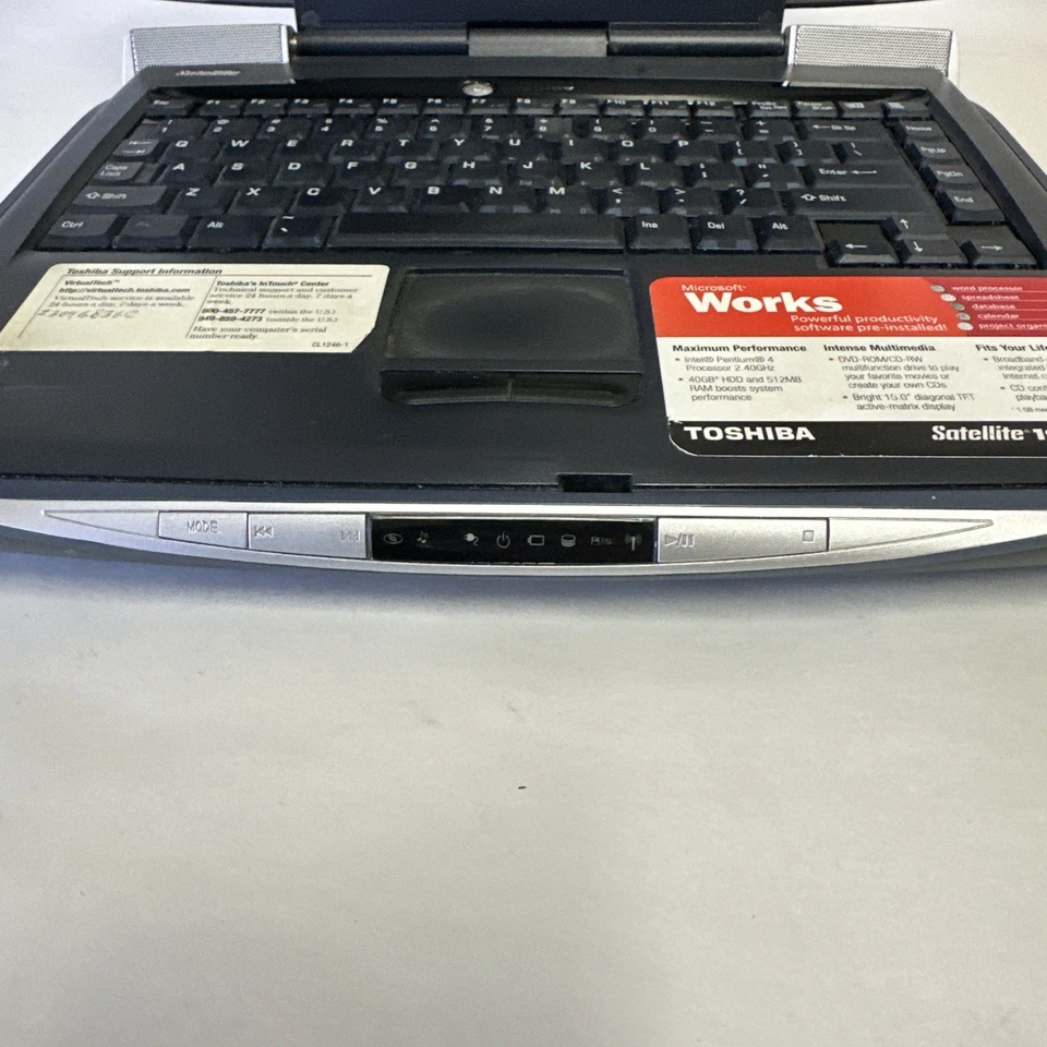 Portátil Toshiba Satellite 1905-S303 15" 2,4 GHz ~ 512 MB RAM ~ 40 GB HDD XP Home Foto 4 de 4