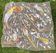 🧣Wunderschönes Seidentuch Handrolled Halstuch Papagei muste 100% Seide 83,83c