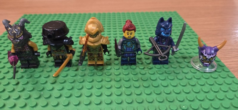 LEGO Ninjago: The Overlord,2 Imperium Guards,2 Wwolf Soliders,and an oni mask