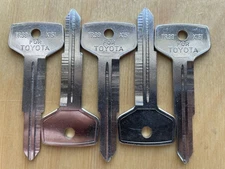 Toyota TR39 / X151 / Toy30 Key Blanks. Lot of Five(5) Blank Keys