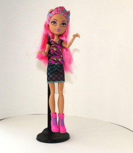 howleen wolf muñeca